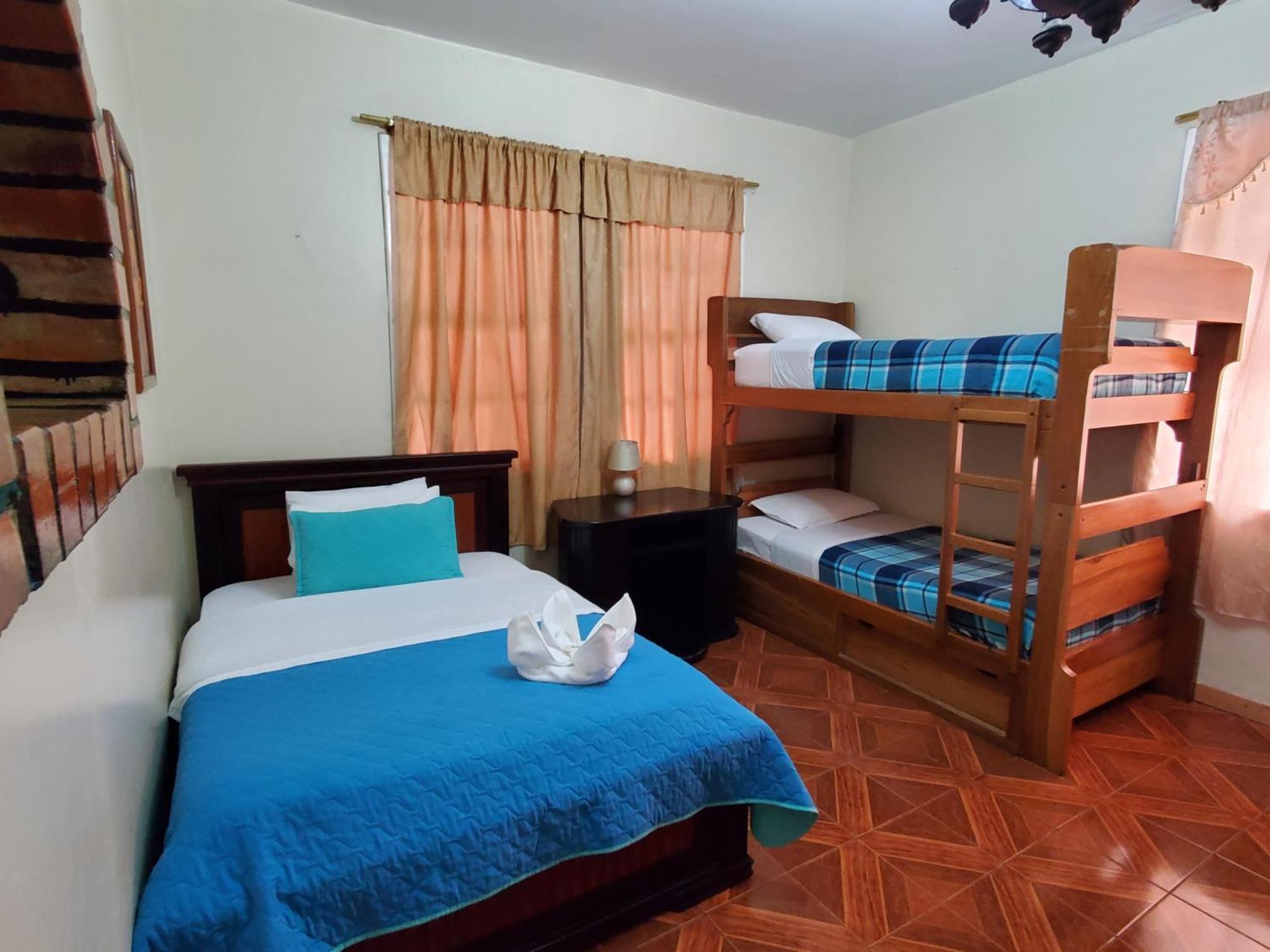 Hostal Bolivar Inn Quito Szoba fotó