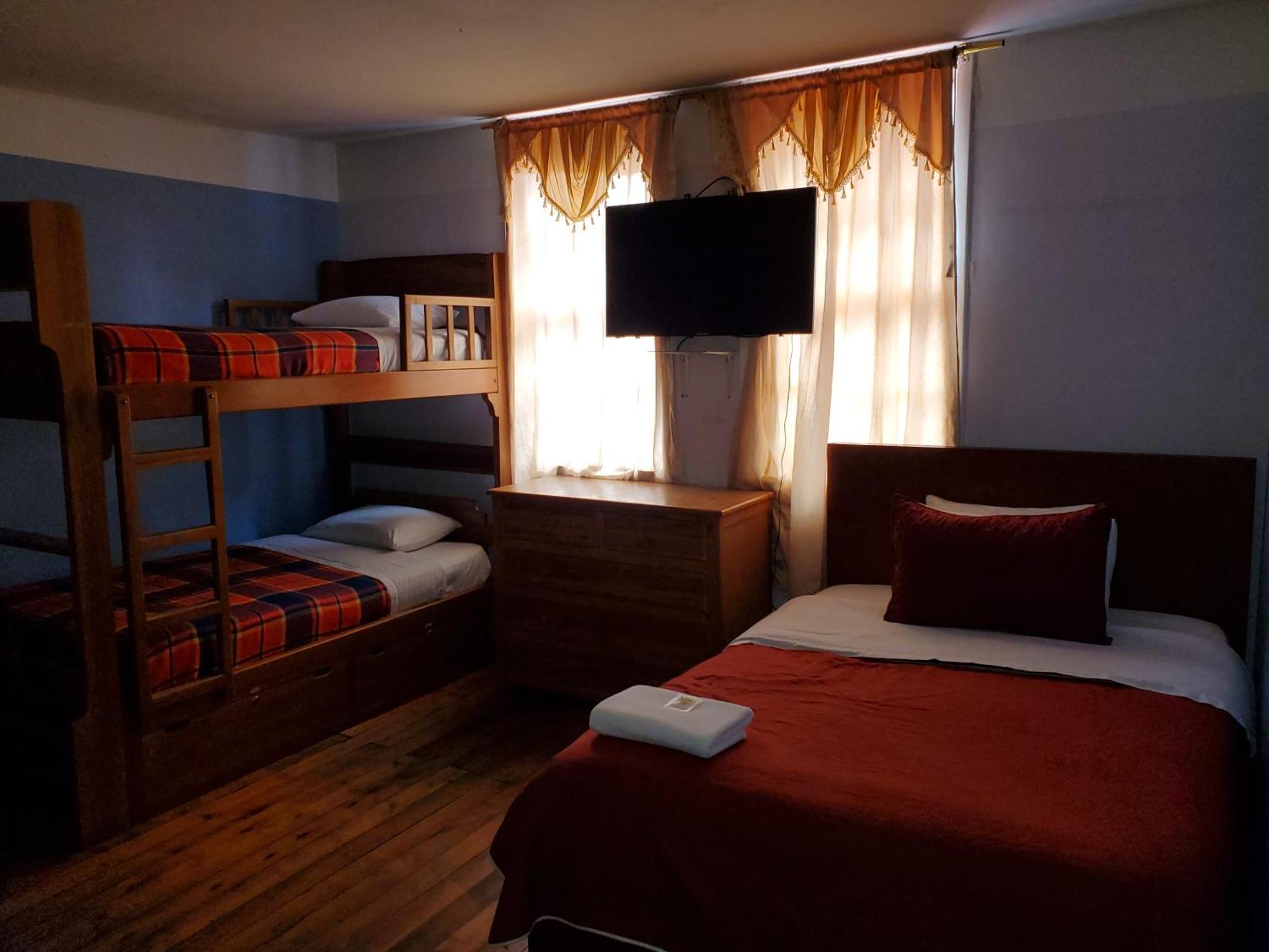 Hostal Bolivar Inn Quito Szoba fotó